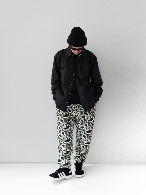 TRIBE WEAR の not basie sweat pantsのblack フューズ FUSE 【TRIBE WEAR（トライブウェア）】BASIC SWEAT PANTS