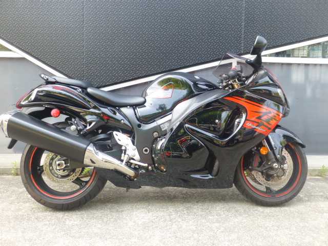 スズキ ハヤブサ（GX72B）ブラック  中古車