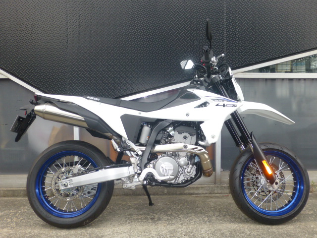 スズキ　DR-Z400SM (ER1AH) ホワイト レンタル車特別販売