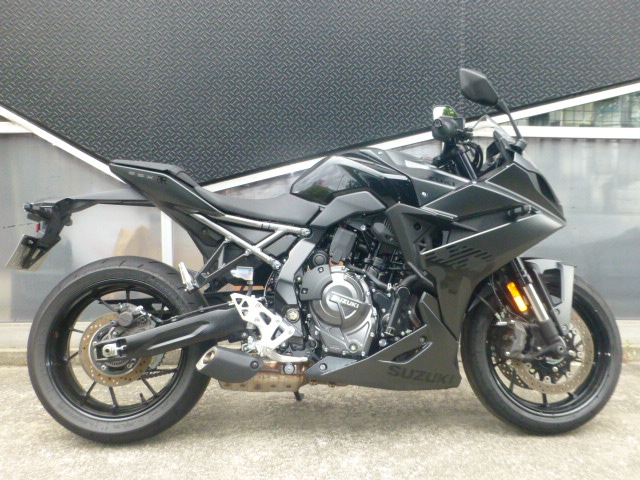 '24スズキ GSX-8R  ブラック　レンタルバイク特別販売