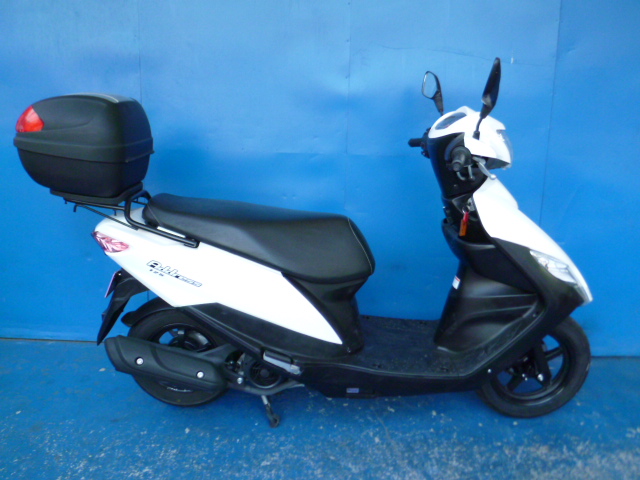 スズキ アドレス125 (DT11A) ホワイト 中古車 バイク＆ホバークラフト