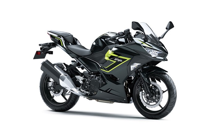 カワサキ '27 Ninja(ニンジャ) 400 グレー 新車
