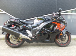 スズキ ハヤブサ（GX72B）ブラック  中古車
