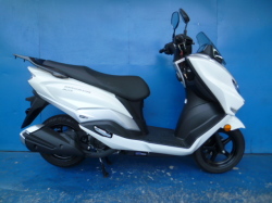 スズキ バーグマン125 (EA23M) ホワイト 中古車