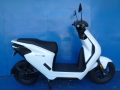 ホンダ　'23 EM1e:　ホワイト　中古車