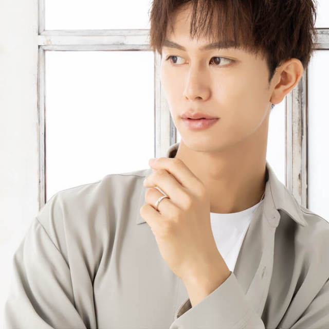 ハートが完成するダイヤモンドシルバーペアリング