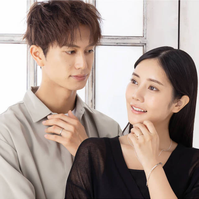 素材と誕生石が選べるペアリング