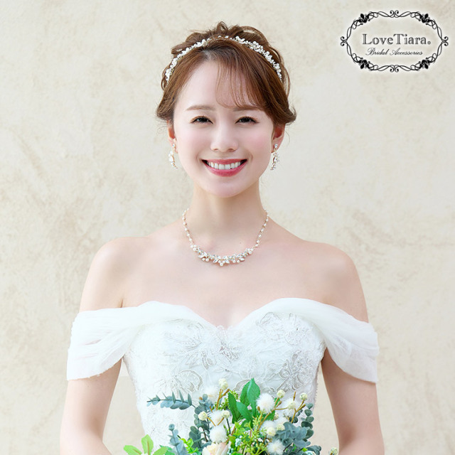 リーフ＆パールカチューシャの着用イメージ