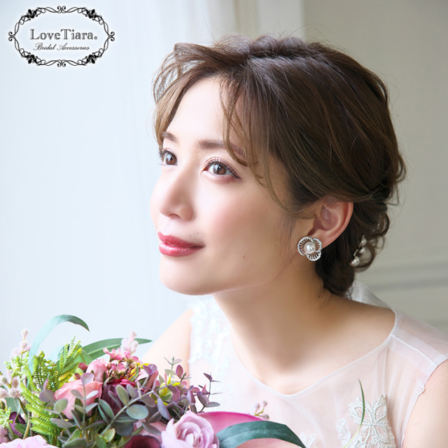 カメリアパールイヤリング／ピアス 着用イメージ