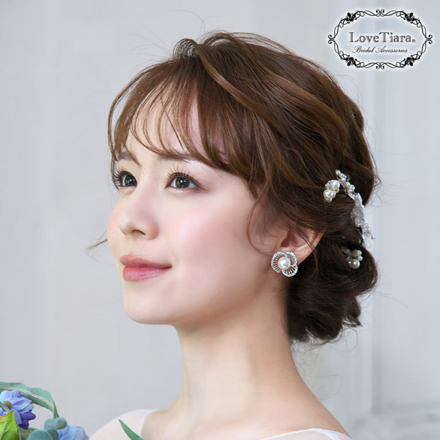 カメリアパールイヤリング／ピアス 着用イメージ