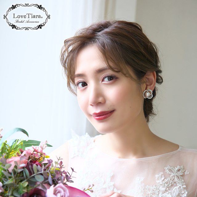 カメリアパールイヤリング／ピアス 着用イメージ