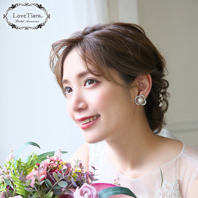 カメリアパールイヤリング／ピアス 着用イメージ