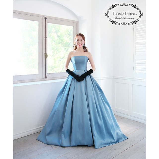 ロマンティックリボンクリスタルイヤリング／ピアス 着用イメージ