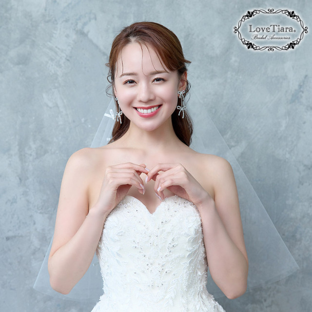 ダブルリボンクリスタルイヤリング／ピアス 着用イメージ