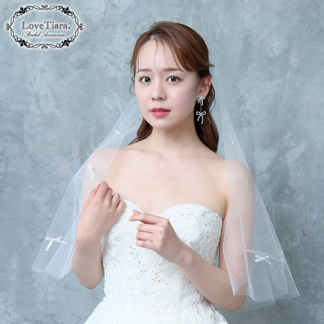 ダブルリボンクリスタルイヤリング／ピアス 着用イメージ