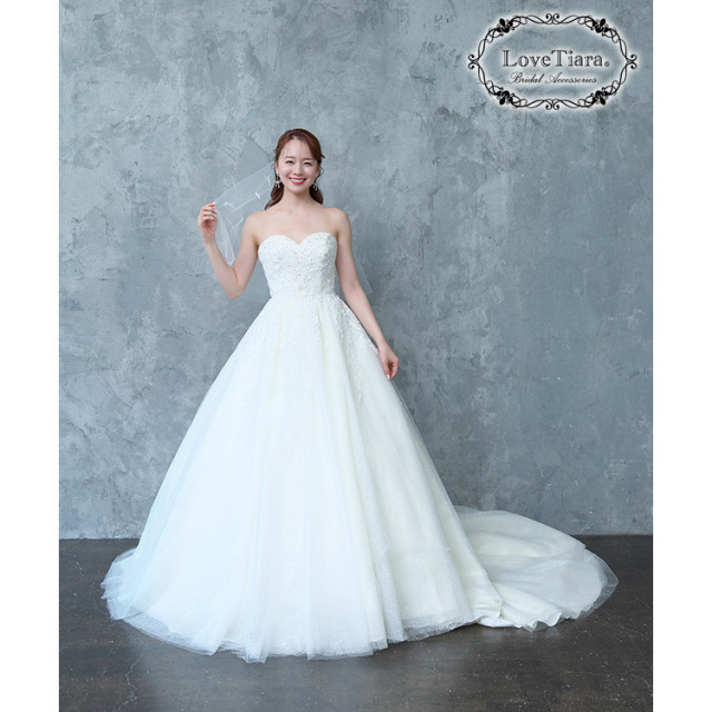 ダブルリボンクリスタルイヤリング／ピアス 着用イメージ