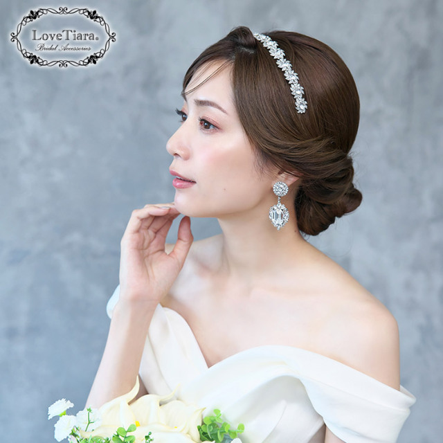 スパークルクリスタルイヤリング／ピアス 着用イメージ