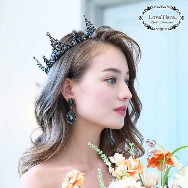 ブラッククリスタルイヤリング／ピアス