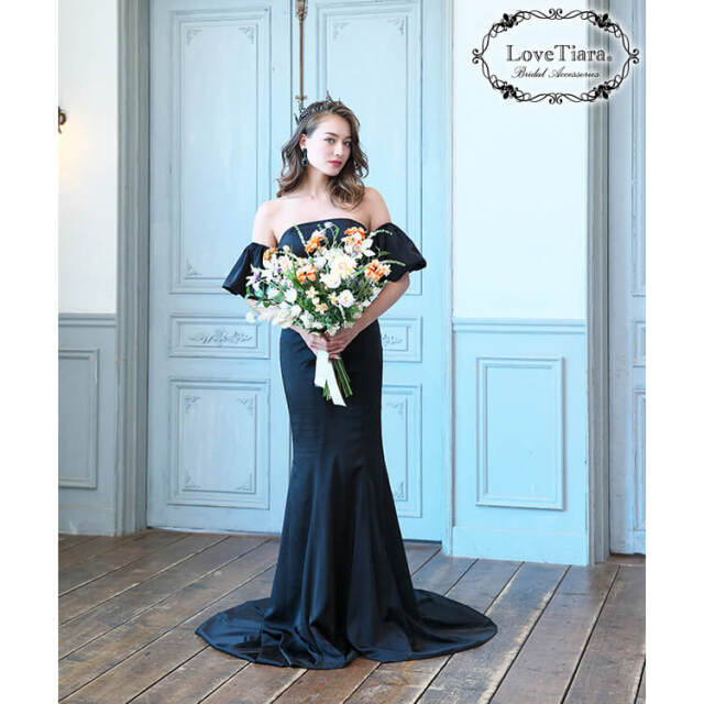 ブラッククリスタルイヤリング／ピアス 着用イメージ