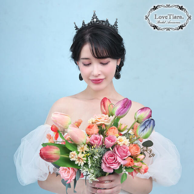 ブラッククリスタルイヤリング／ピアス 着用イメージ