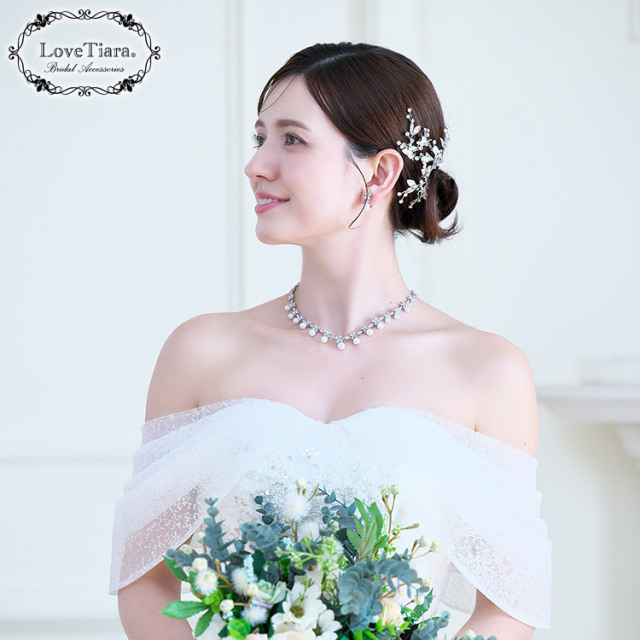 ラッキークローバージルコニアネックレス＆イヤリング／ピアスセット 着用イメージ