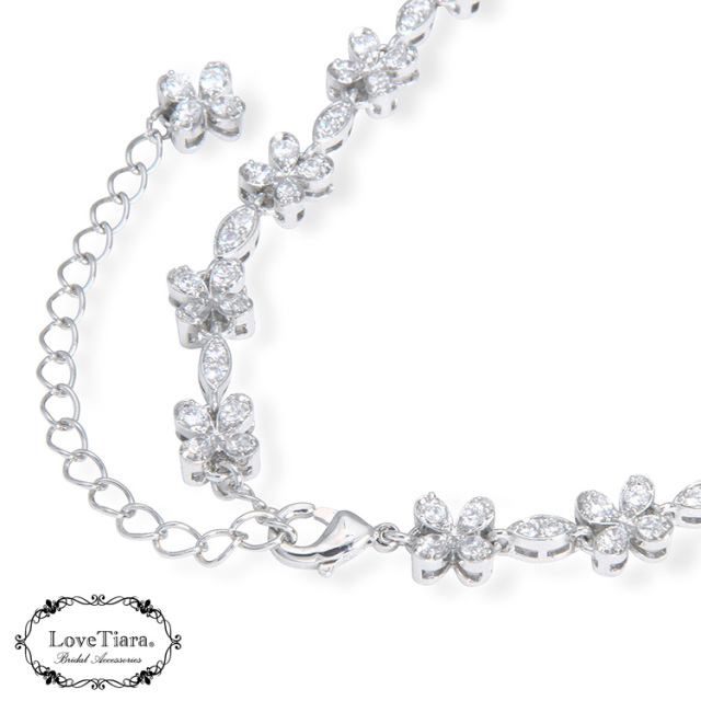 ラッキークローバージルコニアネックレス＆イヤリング／ピアスセット