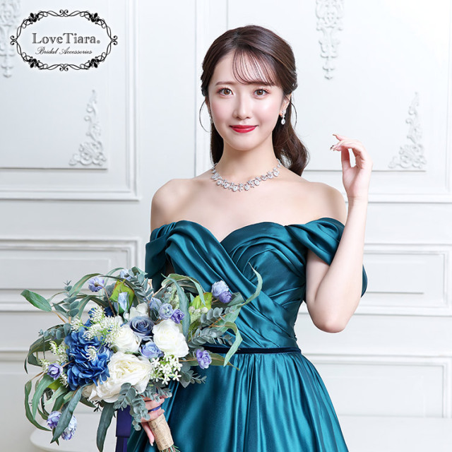 イノセントジルコニアネックレス＆イヤリング／ピアスセット 着用イメージ