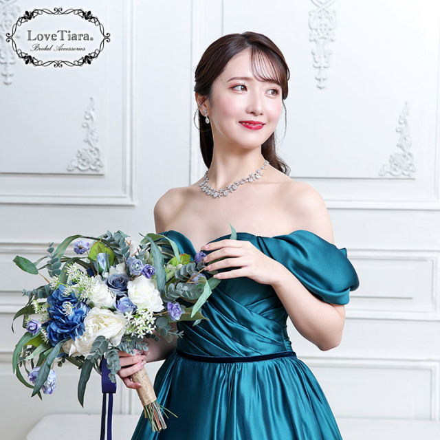 イノセントジルコニアネックレス＆イヤリング／ピアスセット 着用イメージ