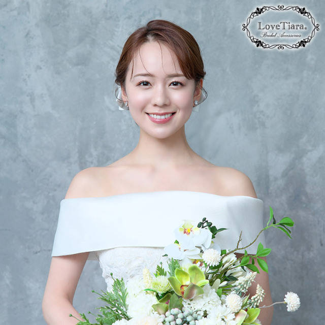 ラウンドジルコニアイヤリング／ピアス 着用イメージ