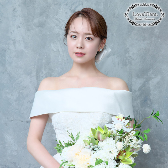 ラウンドジルコニアイヤリング／ピアス 着用イメージ