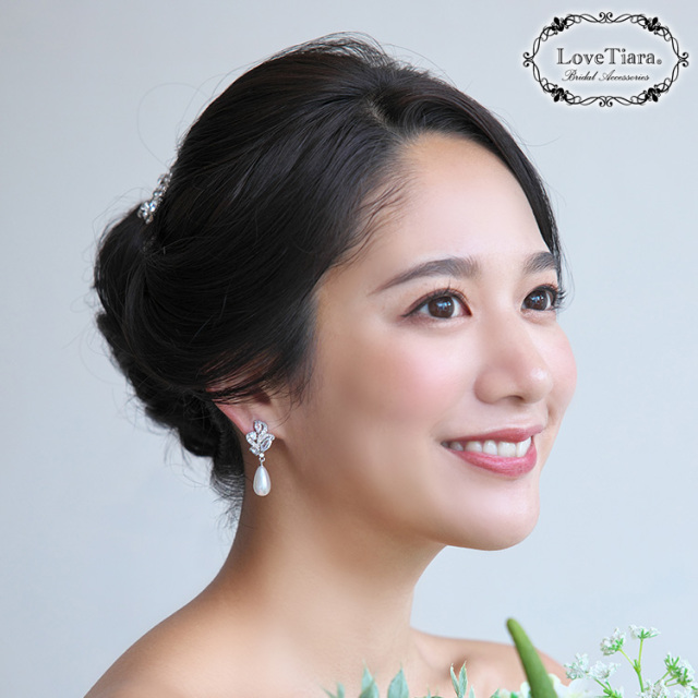 アシュレイパールジルコニアイヤリング・ピアス 着用イメージ