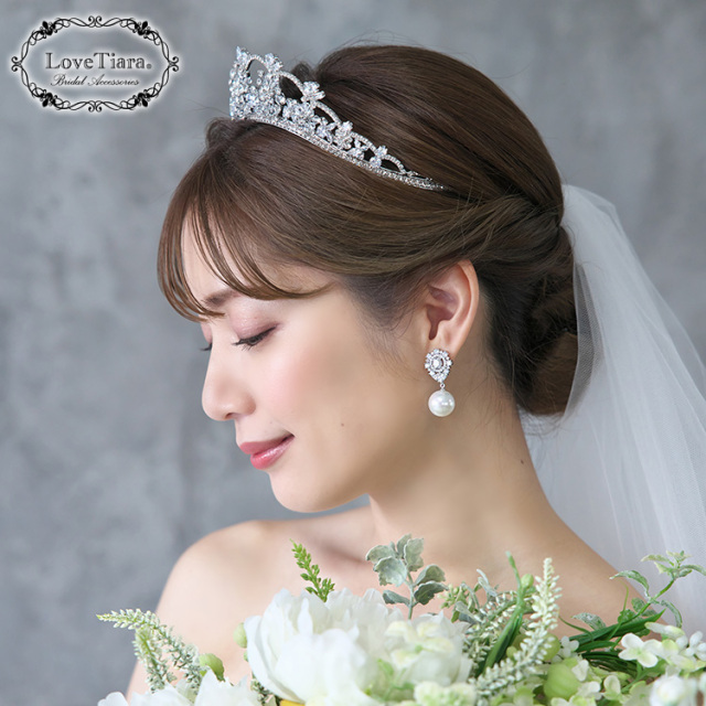 ダイアナジルコニアイヤリング／ピアス 着用イメージ