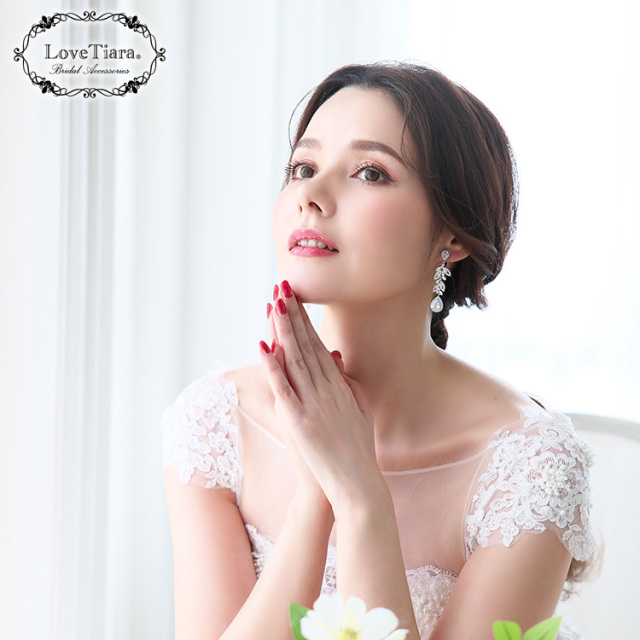 モニークジルコニアイヤリング／ピアス 着用イメージ