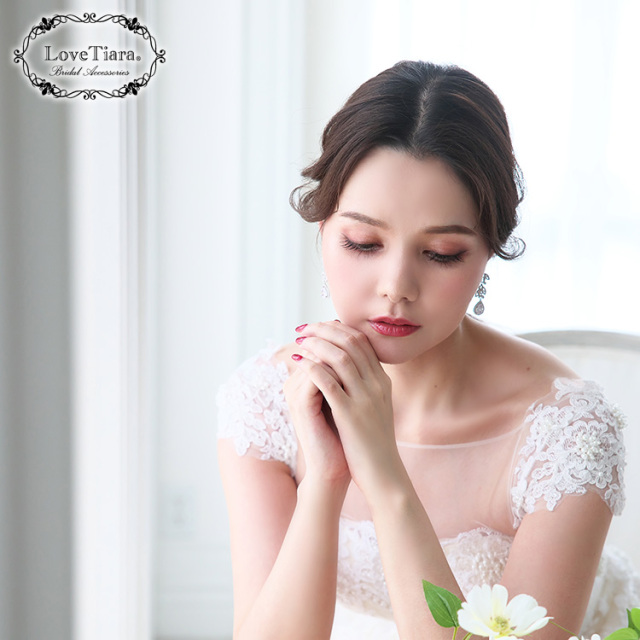 モニークジルコニアイヤリング／ピアス 着用イメージ