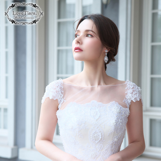 ティアナジルコニアイヤリング／ピアス 着用イメージ