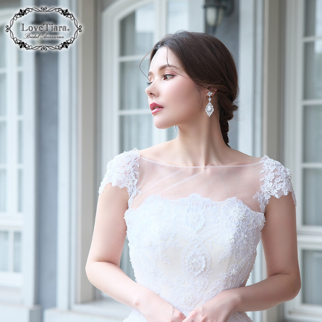 ティアナジルコニアイヤリング／ピアス 着用イメージ