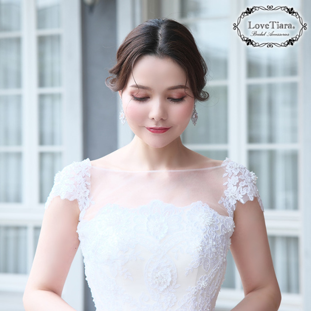 ティアナジルコニアイヤリング／ピアス 着用イメージ