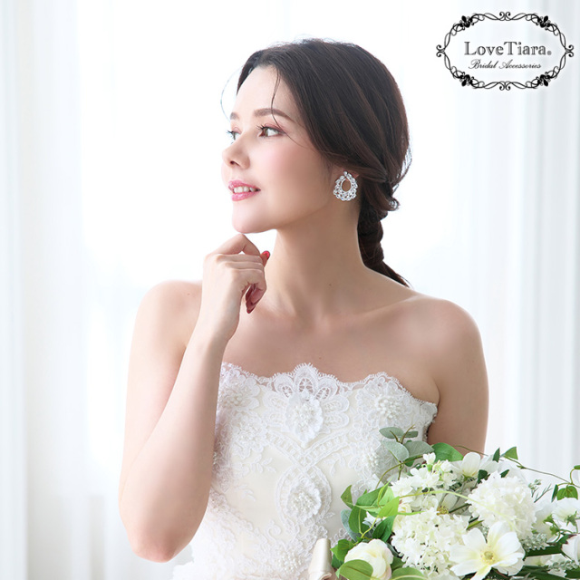 マギージルコニアイヤリング／ピアス 着用イメージ