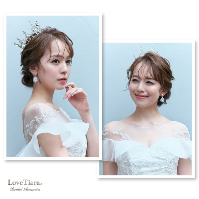 シニヨンヘアとクラウンで合わせた女性のイメージ