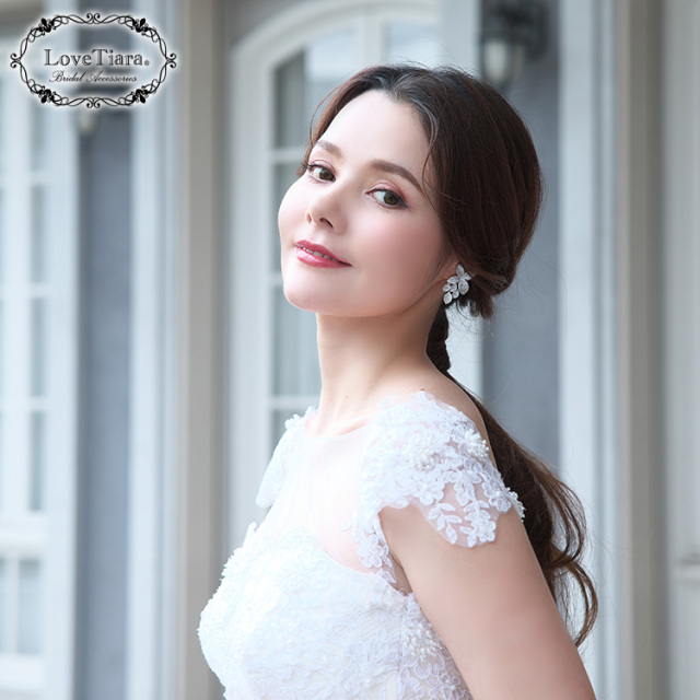 リュバンジルコニアイヤリング／ピアス 着用イメージ