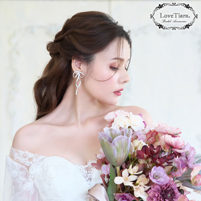 リュバンジルコニアイヤリング／ピアス 着用イメージ