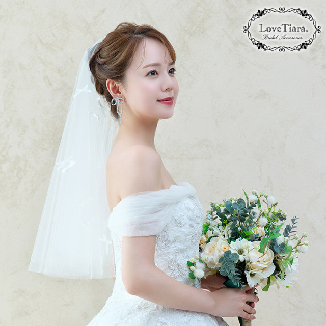 リュバンジルコニアイヤリング／ピアス 着用イメージ