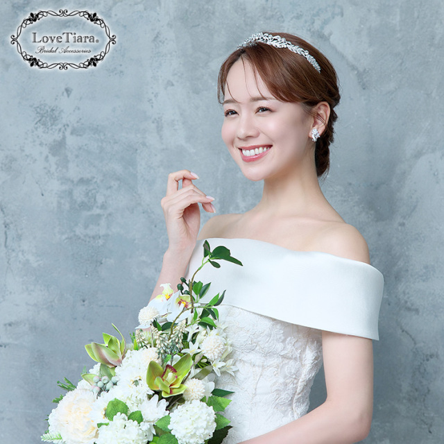 エレンジルコニアイヤリング／ピアス 着用イメージ