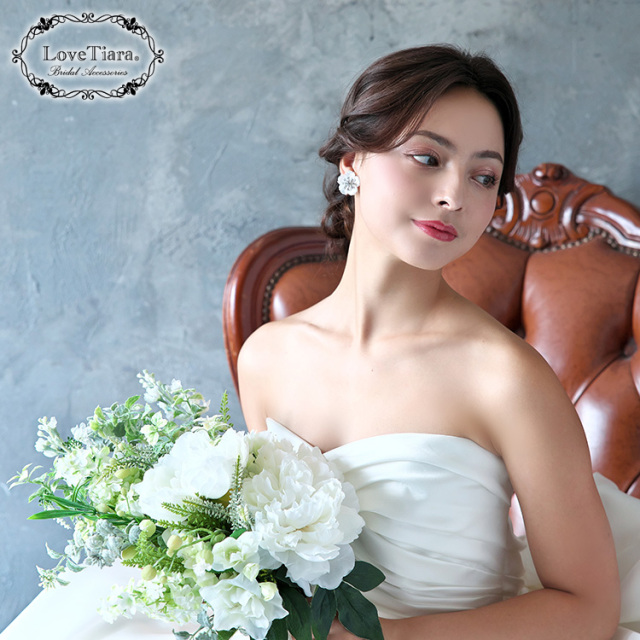 白蝶貝ジルコニアイヤリング／ピアス 着用イメージ