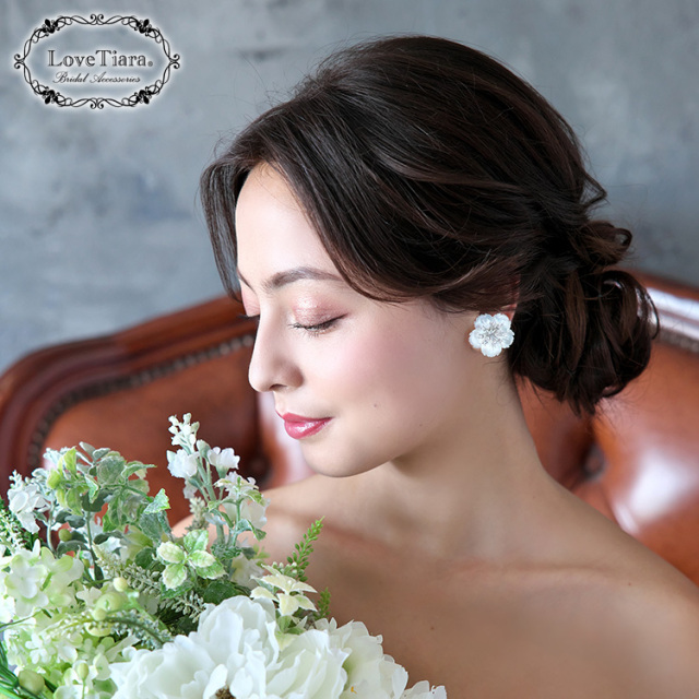 白蝶貝ジルコニアイヤリング／ピアス 着用イメージ