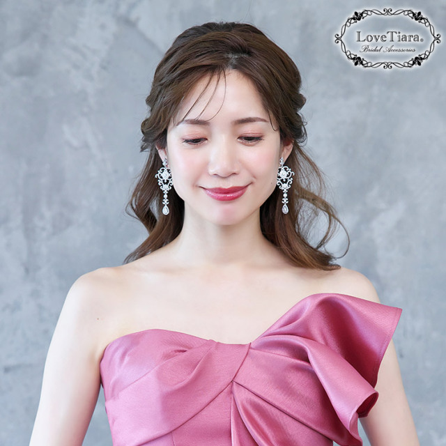 エヴァンジェリンジルコニアイヤリング／ピアス 着用イメージ