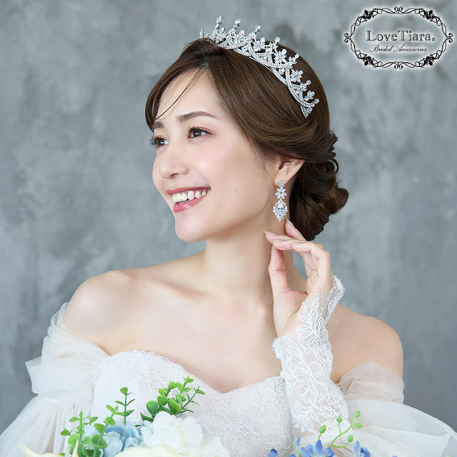 セレニティジルコニアイヤリング／ピアス 着用イメージ