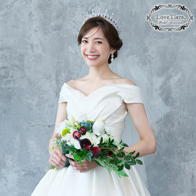 セレニティジルコニアイヤリング／ピアス 着用イメージ