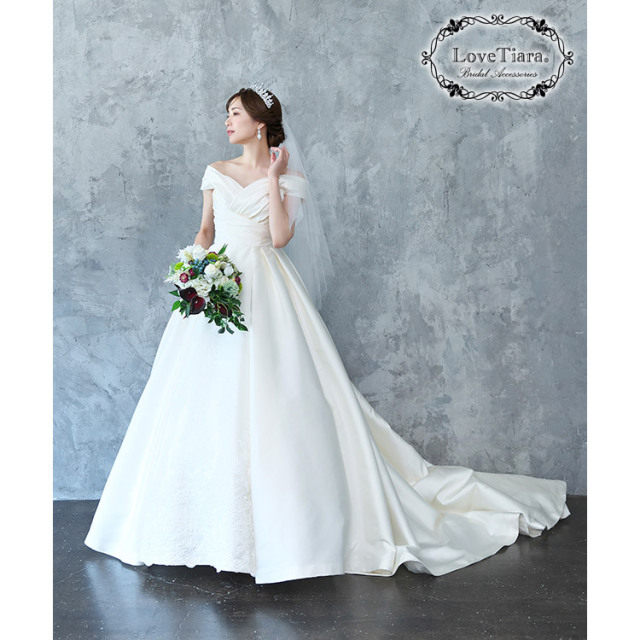 セレニティジルコニアイヤリング／ピアス 着用イメージ