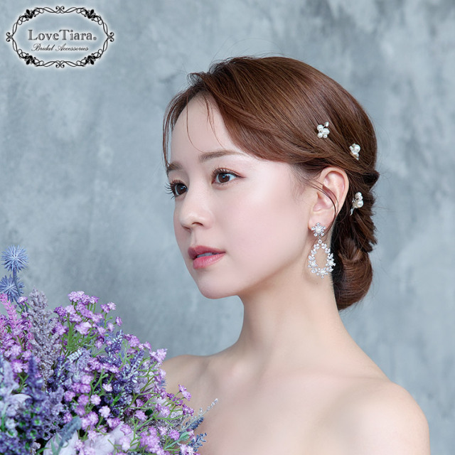 リースジルコニアイヤリング／ピアス 着用イメージ